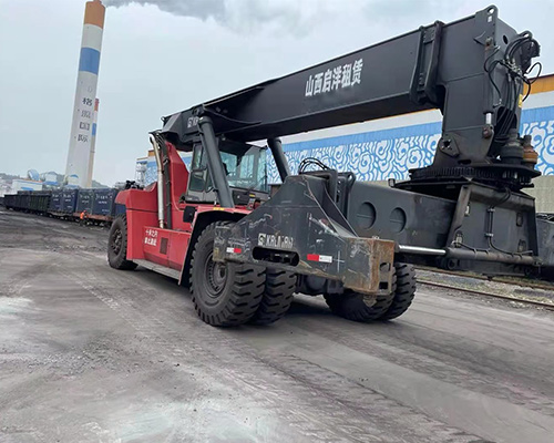 啟洋機(jī)電：集裝箱正面吊的優(yōu)勢有哪些